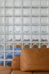 Paroi en briques de verre Alpha Rouviere Collection Sevesglassblocks